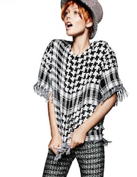 Checkered-Themed Fashion Shoots Image 4