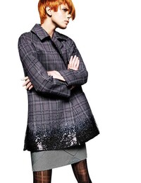 Checkered-Themed Fashion Shoots Image 5