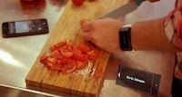 Smartphone-Connecting Wristbands Image 3