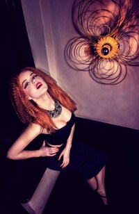 Dramatic Crimped Hair Editorials Image 6