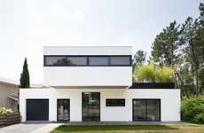 Environment-Contrasting Villas
