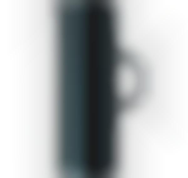 Sleek Vacuum-Sealed Carafes