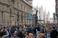 Supersized Submarine Stunts Image 4