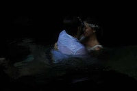 Submerged Bridal Photographs Image 4