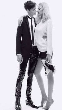 Romantic Infatuated Model Editorials Image 5