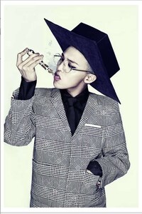 Flamboyant Musician Captures Image 2