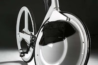 Wheel-Embedded Bike Baskets Image 4