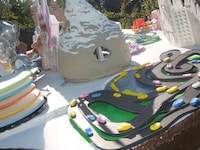 Gigantic Theme Park Costumes Image 6