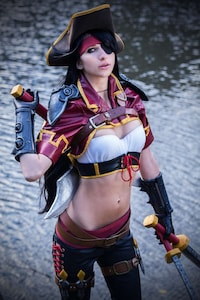 Video Game Screenshot Cosplay Image 2