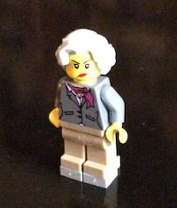 Nostalgic Sitcom Figurines Image 5