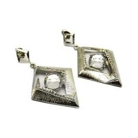 Celeb-Mimicking Jewelry Image 7