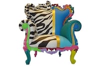 Mismatched Tacky Thrones Image 4