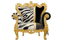 Mismatched Tacky Thrones Image 6
