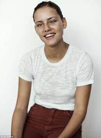 Cross-Eyed Model Editorials Image 4
