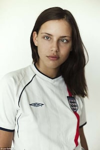 Cross-Eyed Model Editorials Image 7