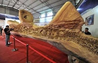 Commodious Tree-Carved Art Image 5