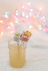 Pretty Present Stirrers Image 3
