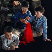 Terrifying Royal Family Portraits Image 6