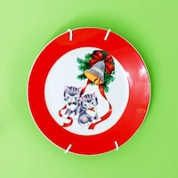 Festive Holiday Plate Decor Image 6
