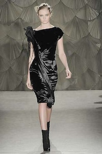 Oil Spill Inspired Fashion Image 5