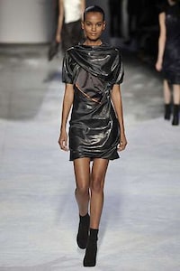 Oil Spill Inspired Fashion Image 6