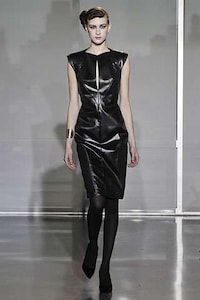 Oil Spill Inspired Fashion Image 8