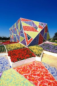 Abstract Tessellated Architecture Image 5