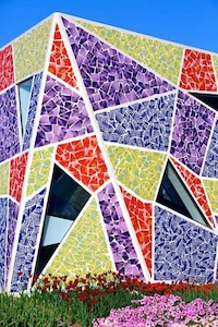 Abstract Tessellated Architecture Image 6