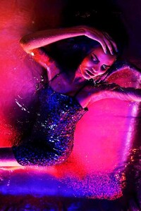 Glittery Poolside Photography Image 2