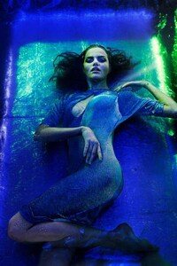 Glittery Poolside Photography Image 4