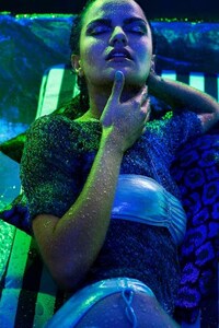 Glittery Poolside Photography Image 5