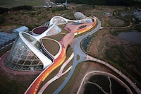 Undulating Divers Biomes Image 3