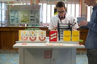 Mobile Miniature Printing Machines Image 6