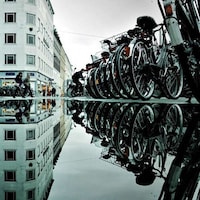 Mirrored Cityscape Photographs Image 7
