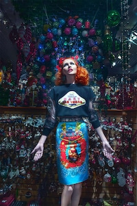 Glitzy Holiday Couture Editorials Image 7