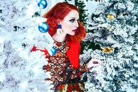 Glitzy Holiday Couture Editorials Image 8