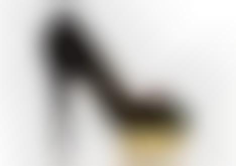 Merry Mistletoe Pumps