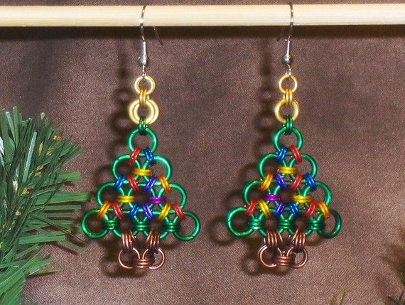 15 Holiday-Themed Jewelry Pieces