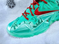 Festive Christmas Kicks Image 3