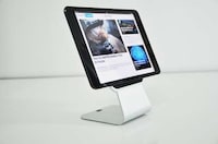 Minimalist Angular Tablet Stands Image 2