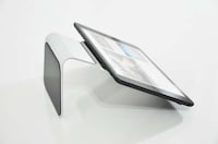 Minimalist Angular Tablet Stands Image 5