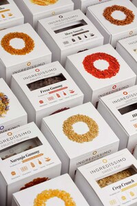 Ring-Arranged Branding Image 8