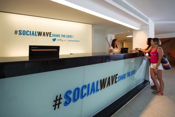 34 Clever Uses of Social Media for Travel