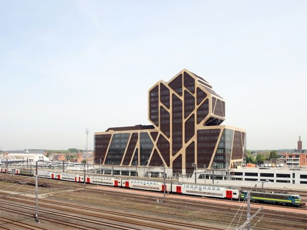 10 J. Mayer H. Architecture Feats