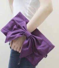 Adorable Bow-Shaped Clutches Image 3
