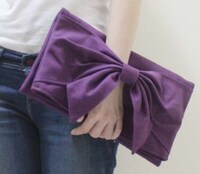 Adorable Bow-Shaped Clutches Image 6