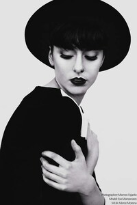 Amish-Like Tomboy Fashion Image 3