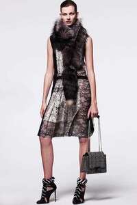Silver-Centered Fashion Lines Image 6