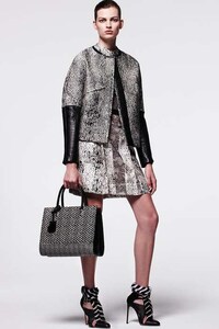 Silver-Centered Fashion Lines Image 7