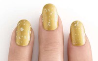 24 Carat Gold Manicures Image 5